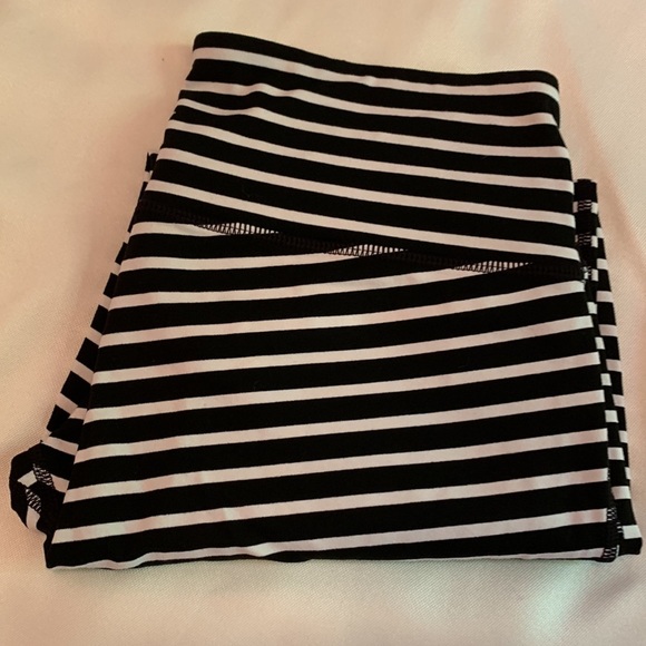 ATHLETA Black and White Striped Leggings, Size Small - Picture 2 of 13